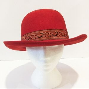 VINTAGE Georgette red felt hat